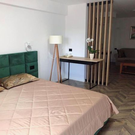 Hotel Lido Durrës Buitenkant foto