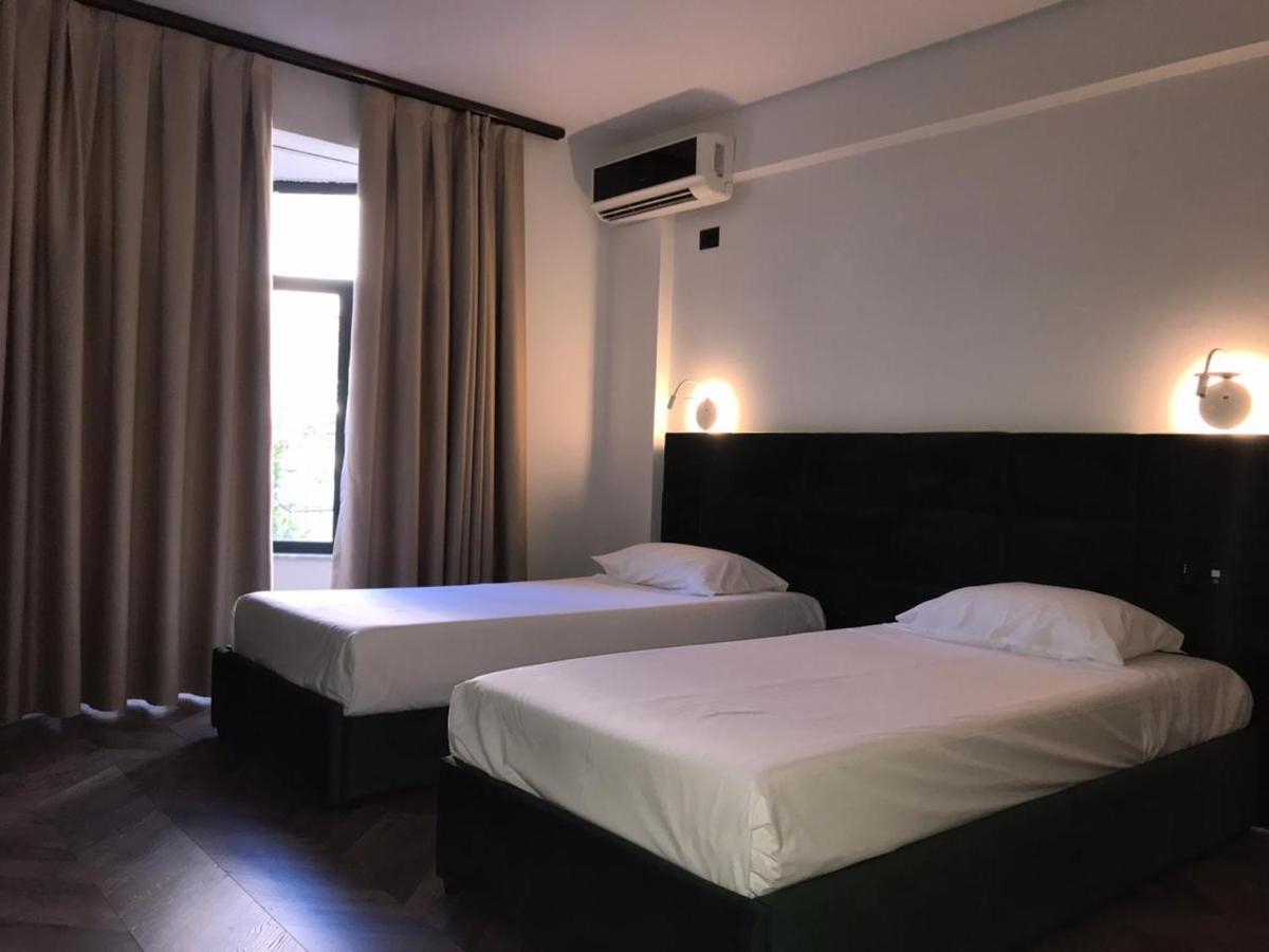 Hotel Lido Durrës Buitenkant foto