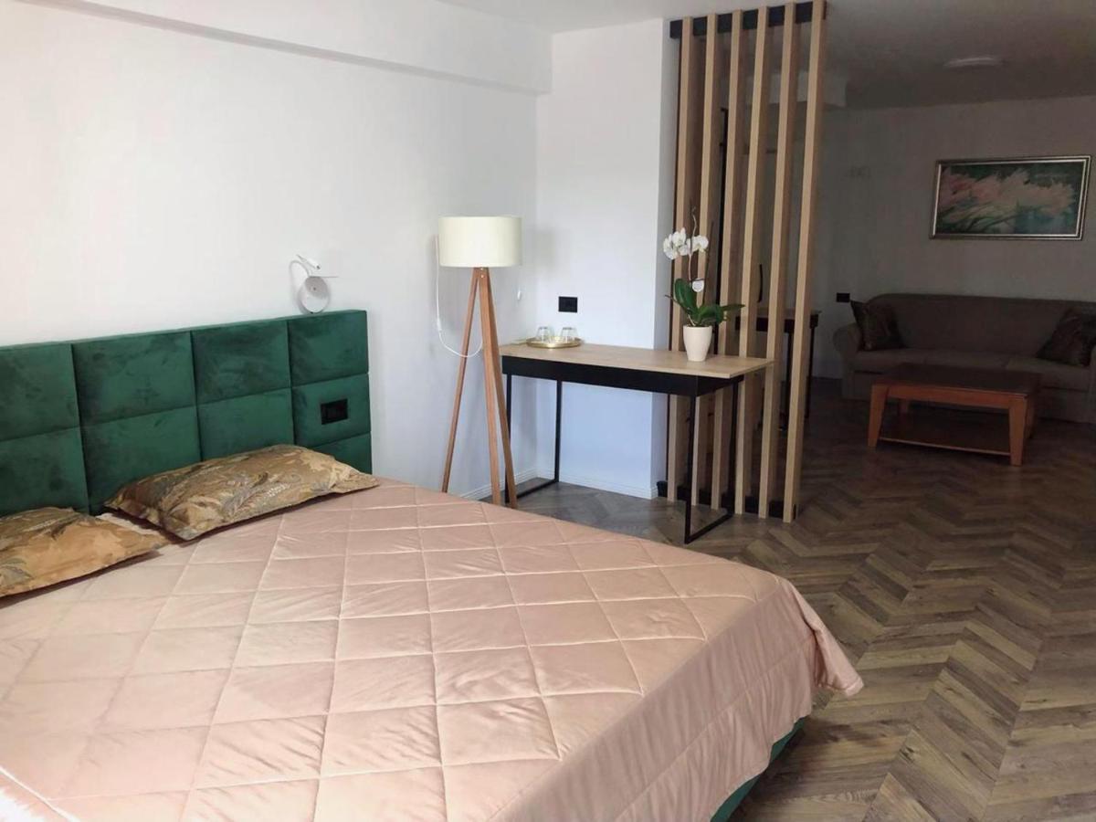 Hotel Lido Durrës Buitenkant foto