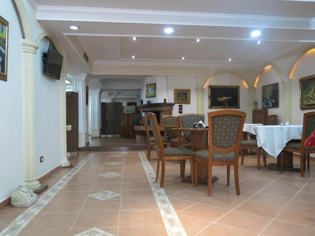 Hotel Lido Durrës Buitenkant foto