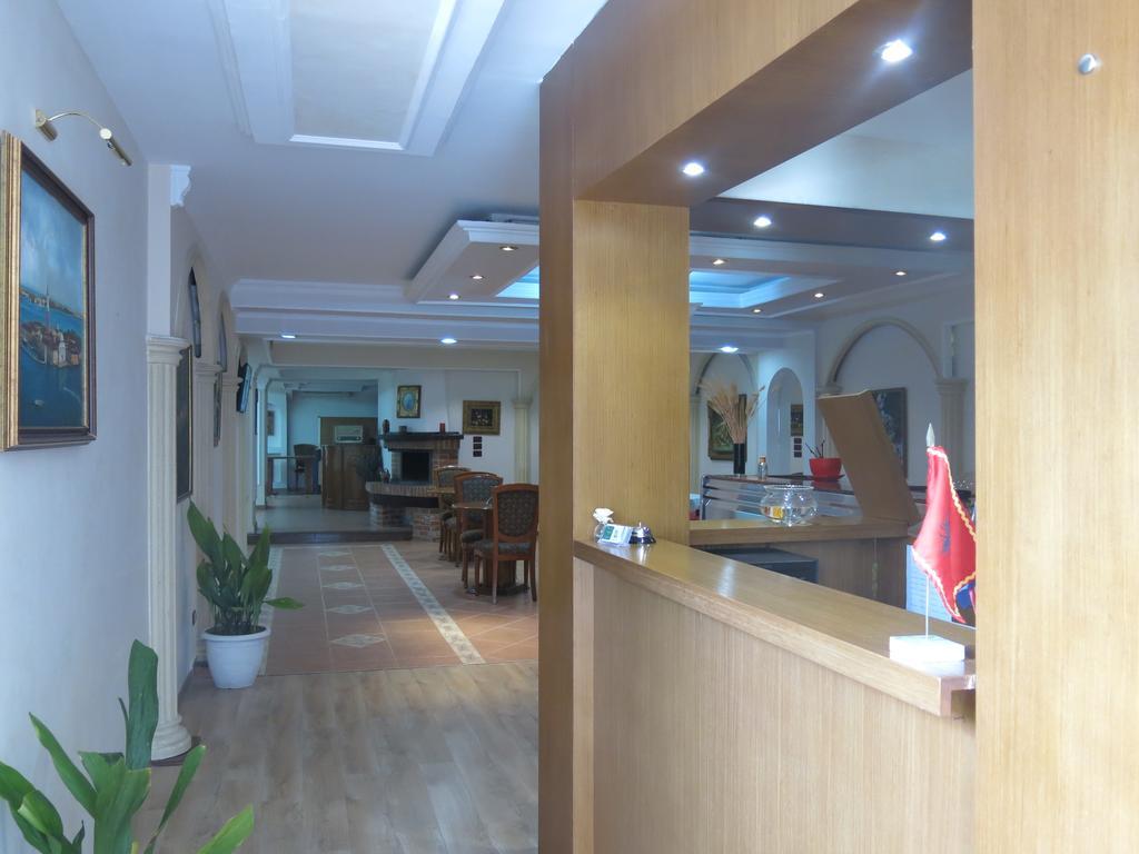 Hotel Lido Durrës Buitenkant foto