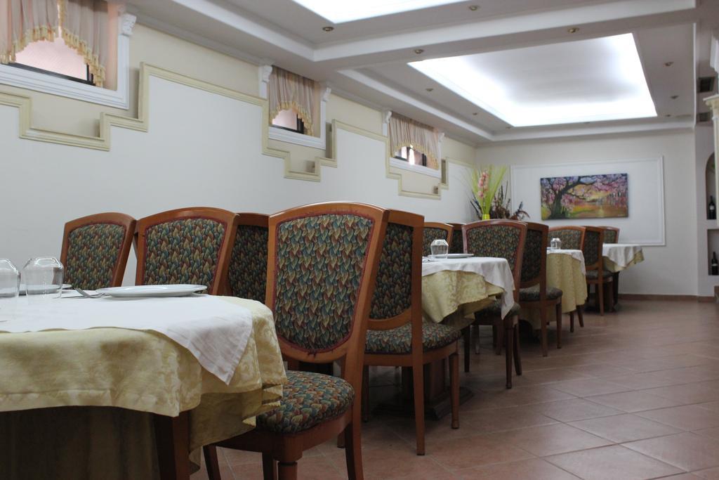 Hotel Lido Durrës Buitenkant foto